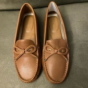 AEROSOLES Women’s NEW w/box Tan Leather Brookhaven flats moccasins Size 5.5M